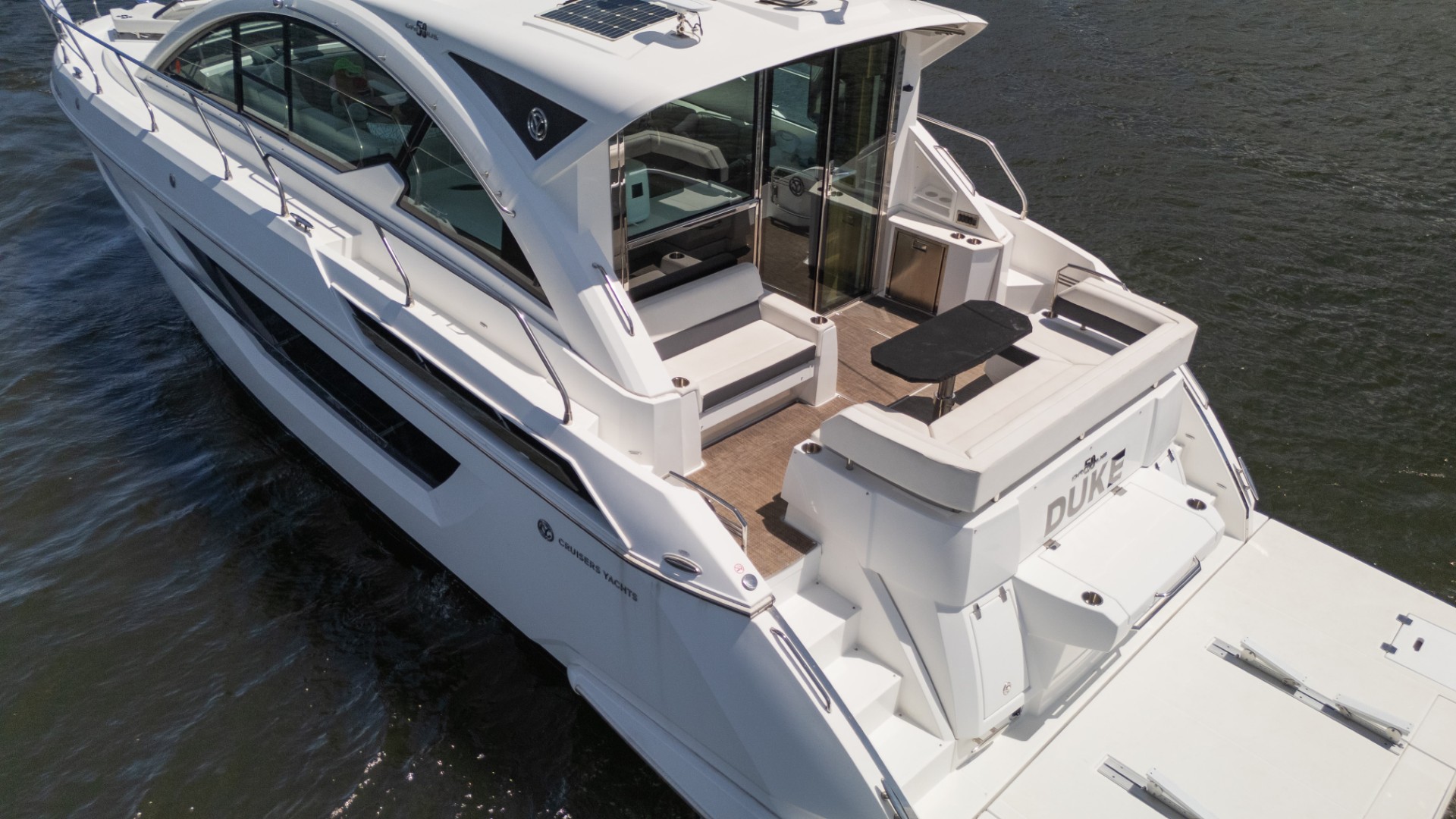 Yacht Photo 8